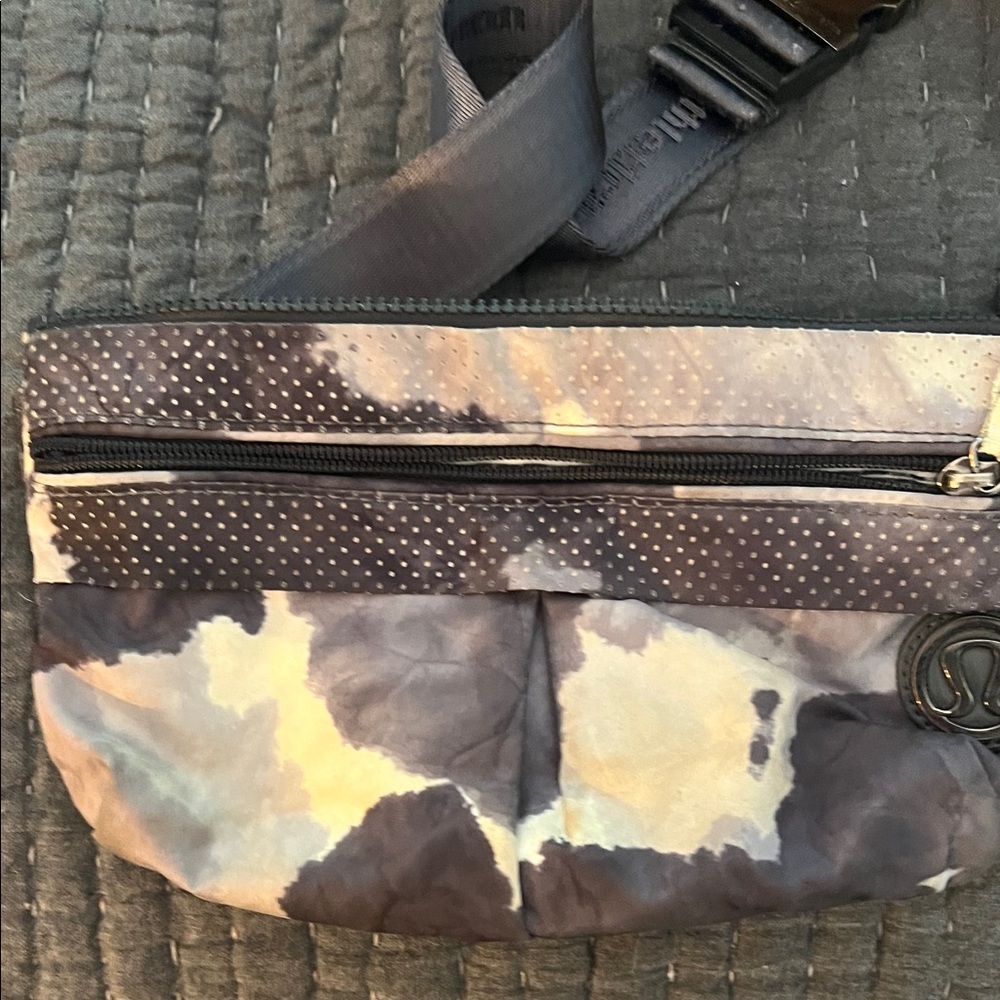 Vintage lululemon athletica Gray and Cream camo cross body